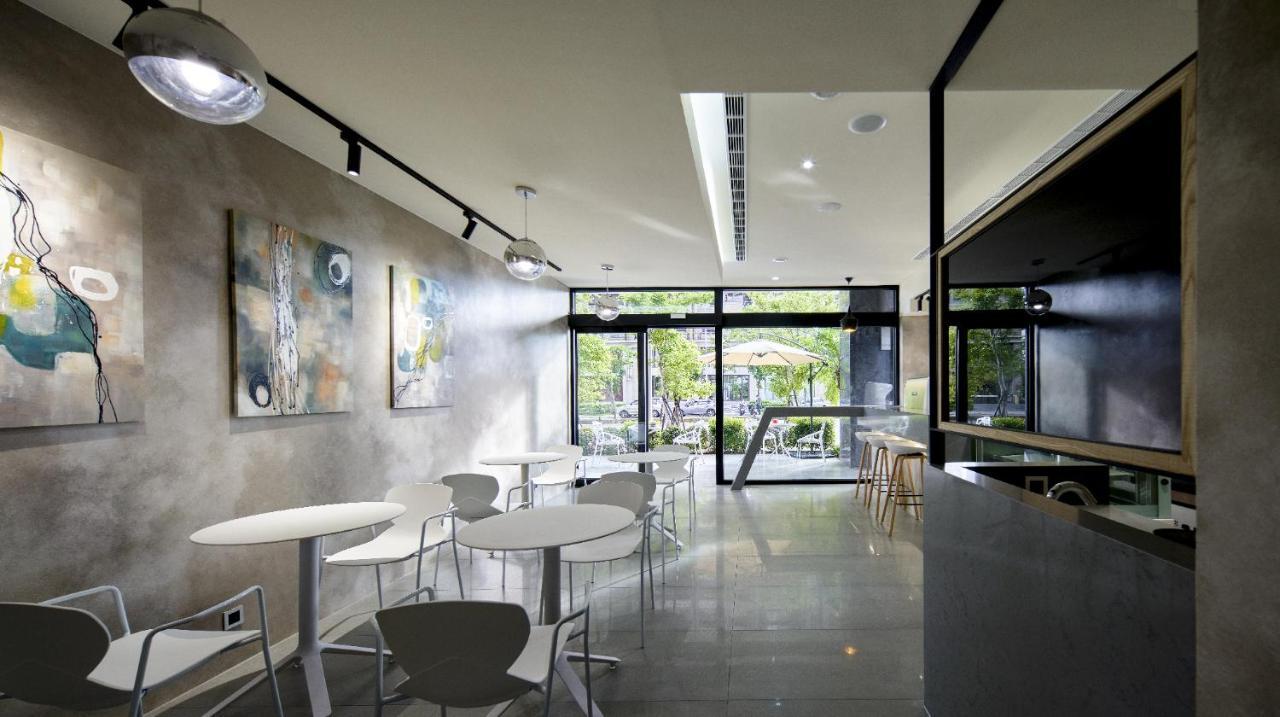 Cp Hotel Taoyuan Bagian luar foto