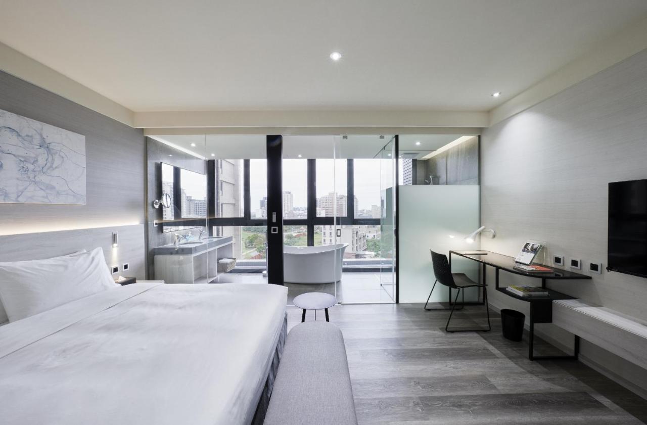 Cp Hotel Taoyuan Bagian luar foto